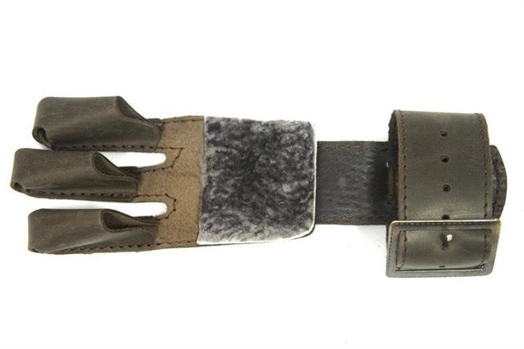 Glove for archery Herbis 3 - Buckle closure