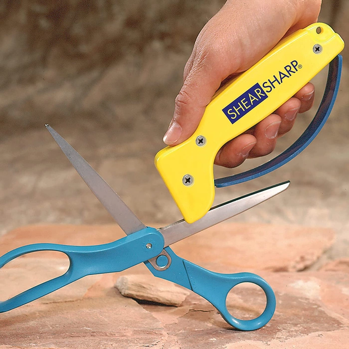 Accusharp knife sharpener