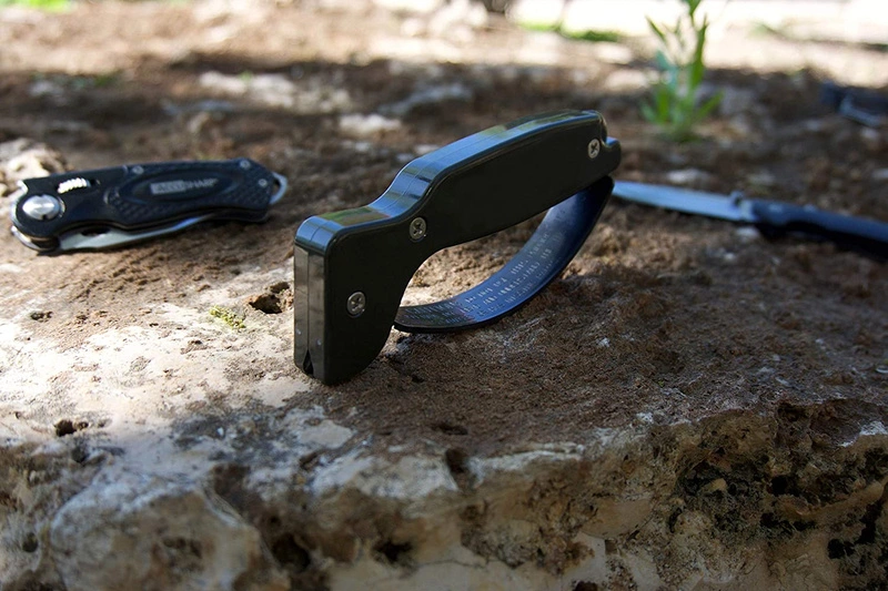 Accusharp knife sharpener